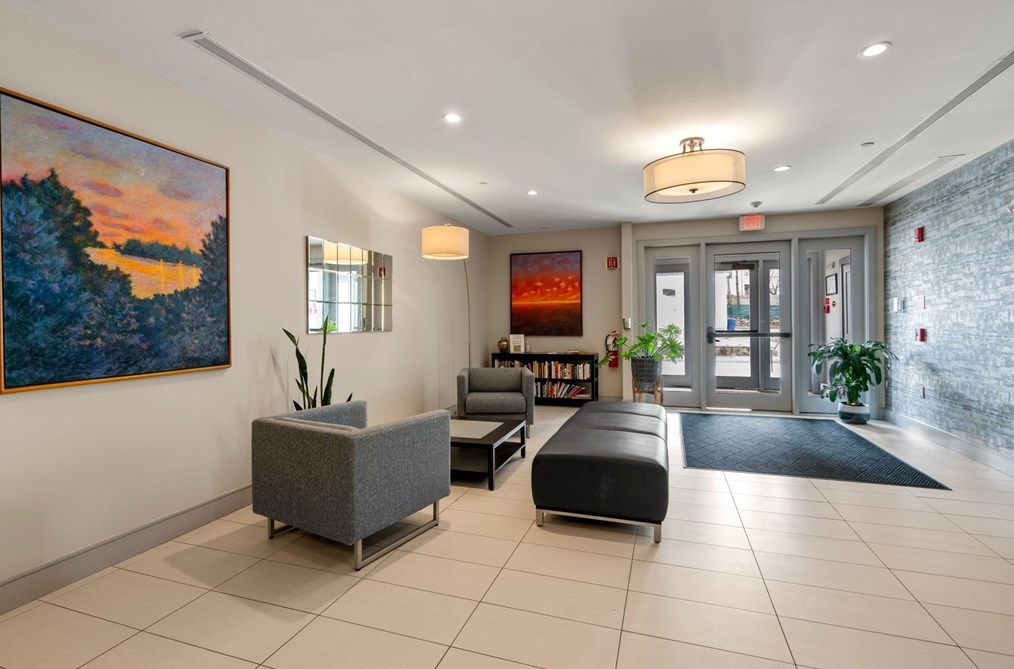 77 Court St, Newton MA  02458-1263 exterior