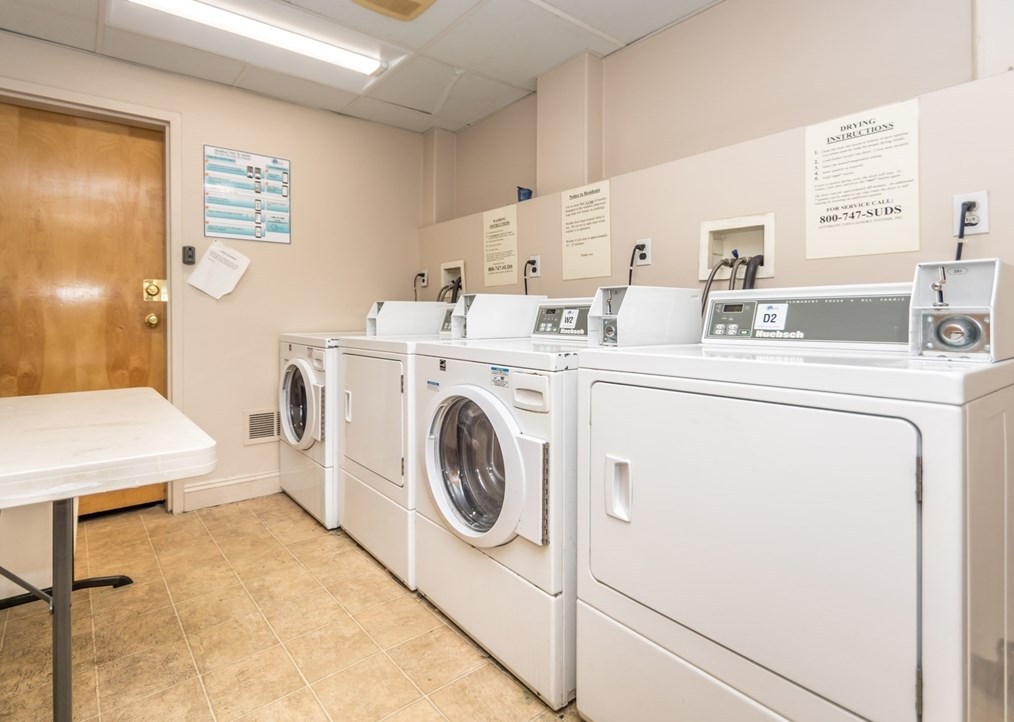 41 Walnut St, Waltham MA 02453-4425 exterior