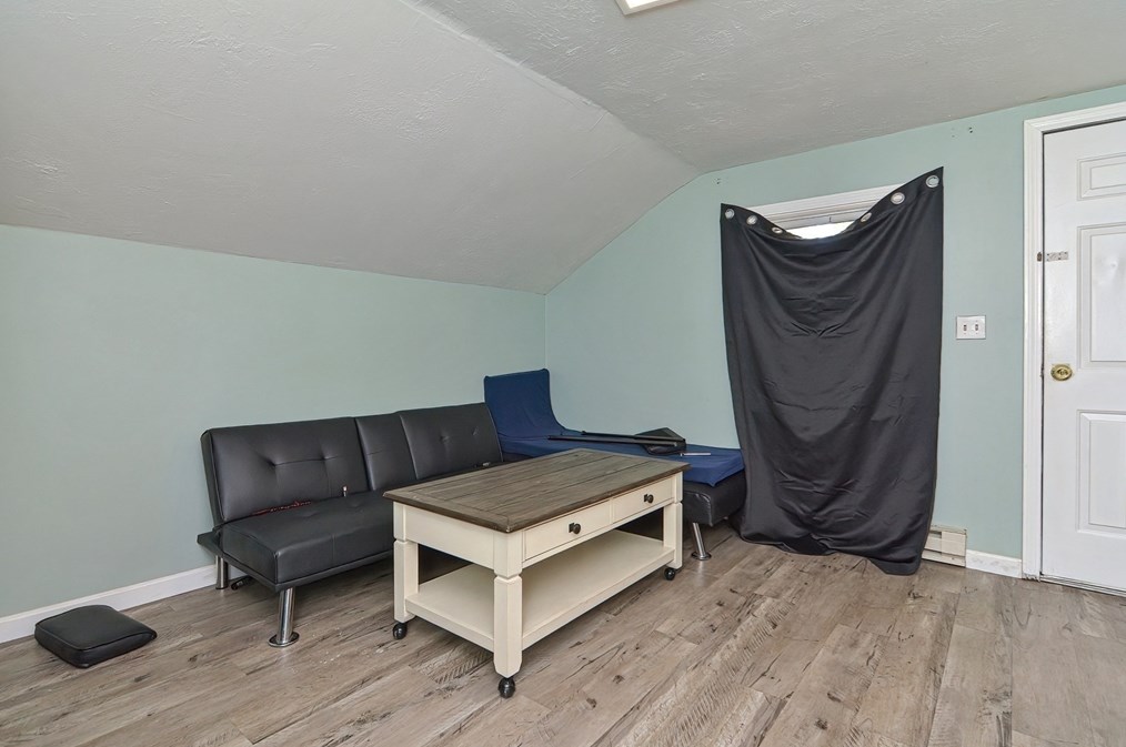 293 Stafford St, Worcester MA 01603-1423 exterior