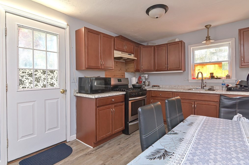 293 Stafford St, Worcester MA 01603-1423 exterior