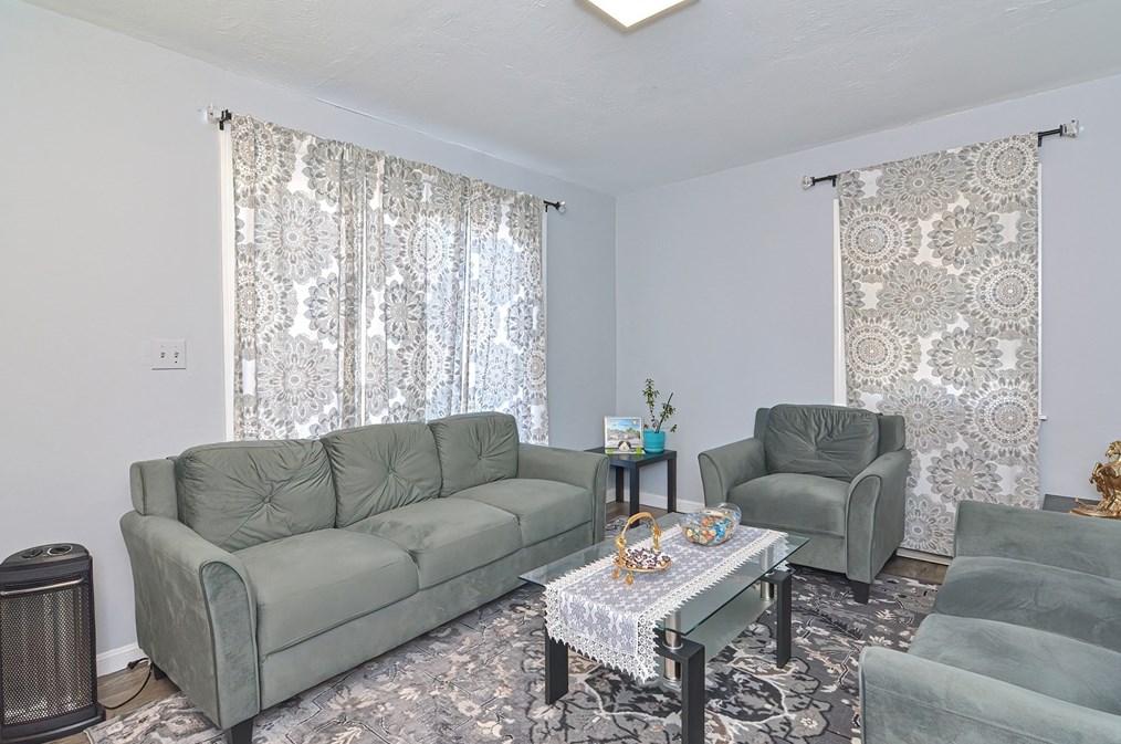 293 Stafford St, Worcester MA 01603-1423 exterior