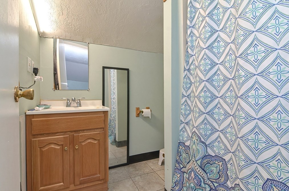 293 Stafford St, Worcester MA 01603-1423 exterior