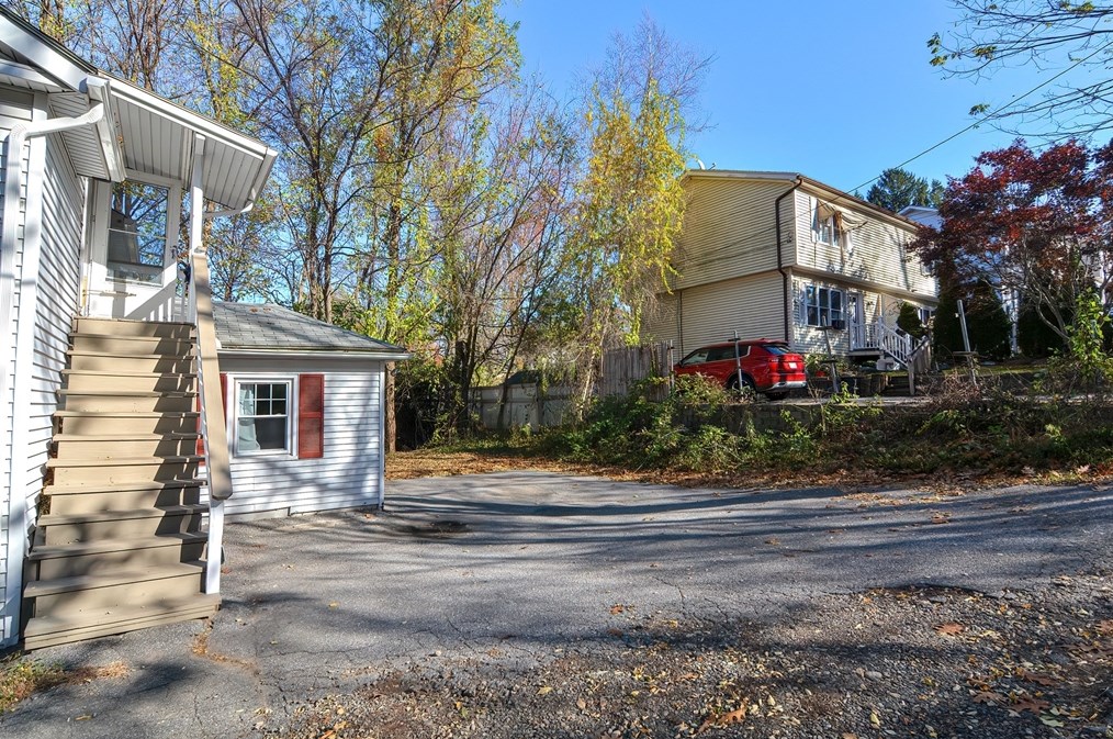 293 Stafford St, Worcester MA 01603-1423 exterior