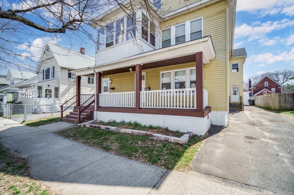 19 Sterling St, Springfield MA  01107-1338 exterior