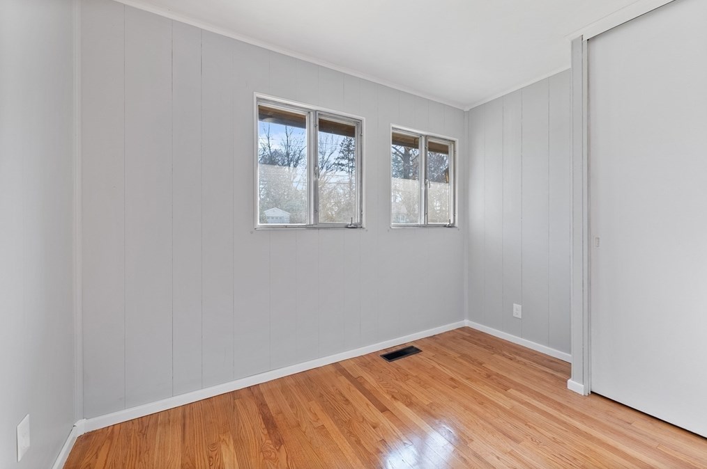 24 Sue St, Springfield MA  01108-3330 exterior