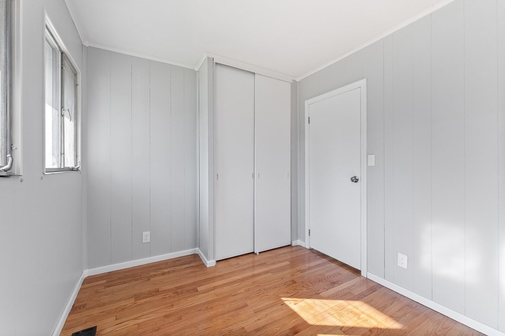 24 Sue St, Springfield MA  01108-3330 exterior