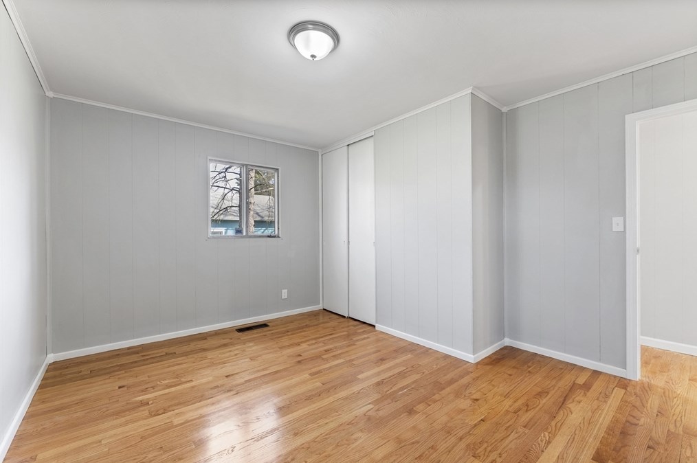 24 Sue St, Springfield MA  01108-3330 exterior