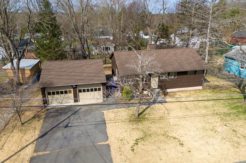 24 Sue St, Springfield MA  01108-3330 exterior