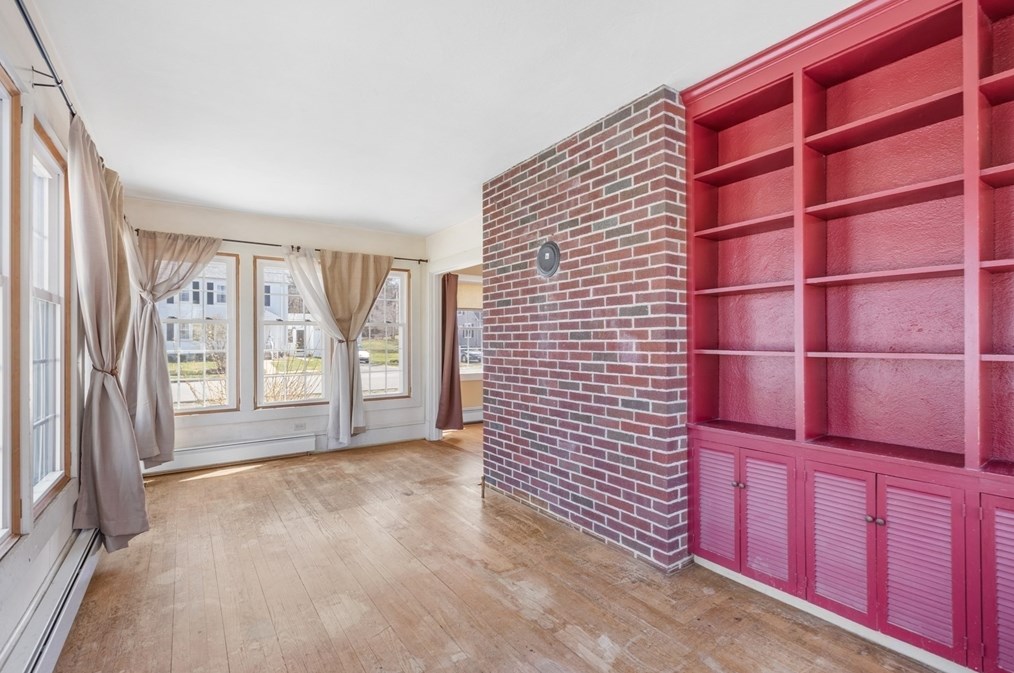 96 Pleasant St, Ayer MA  01432-1113 exterior