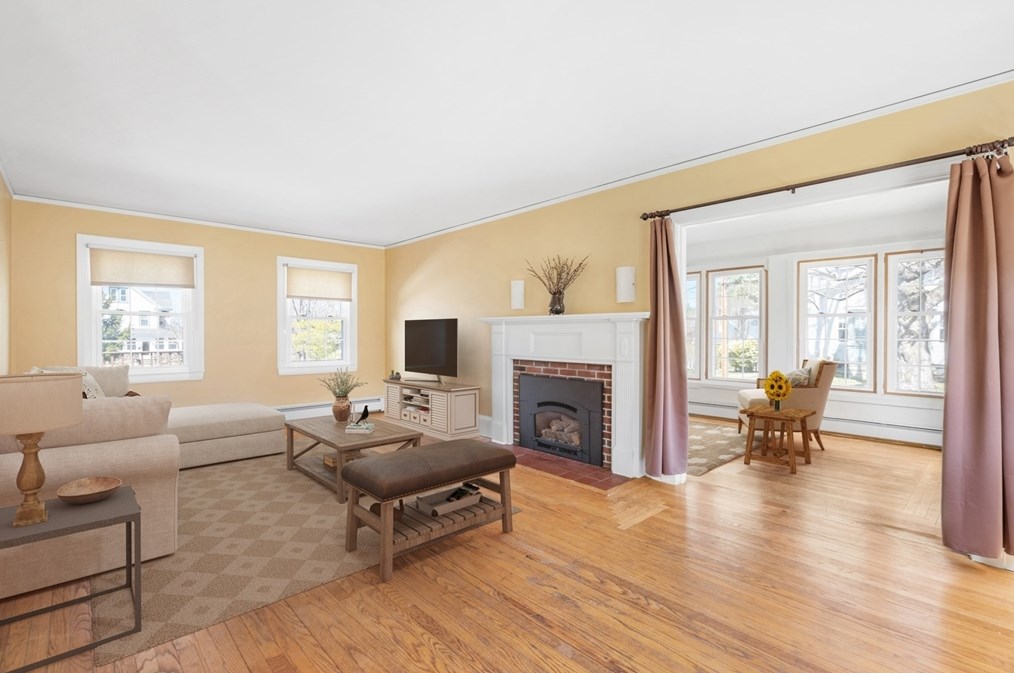 96 Pleasant St, Ayer MA  01432-1113 exterior