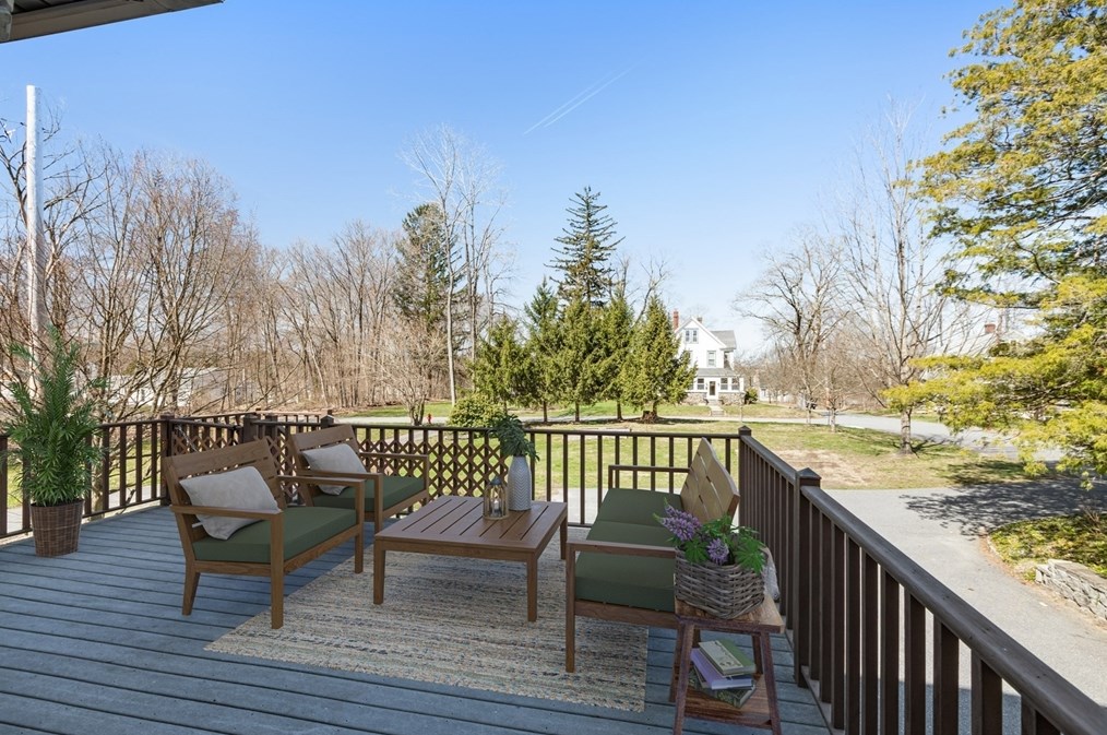 96 Pleasant St, Ayer MA  01432-1113 exterior