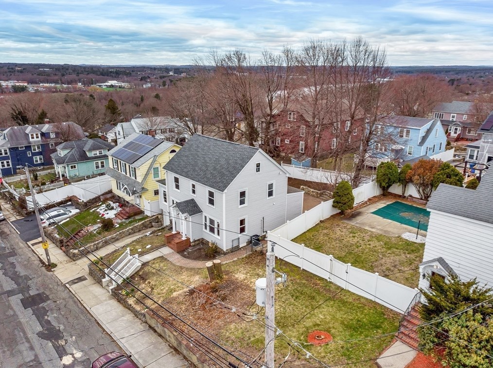 653 Lowell St, Lawrence MA  01841-4415 exterior