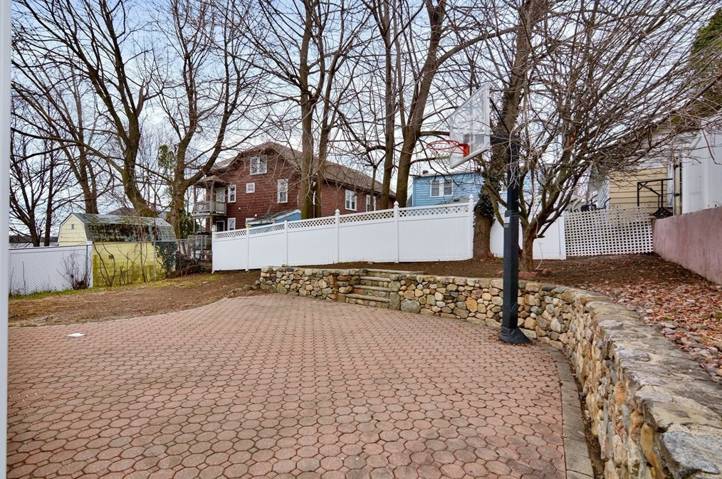 653 Lowell St, Lawrence MA  01841-4415 exterior