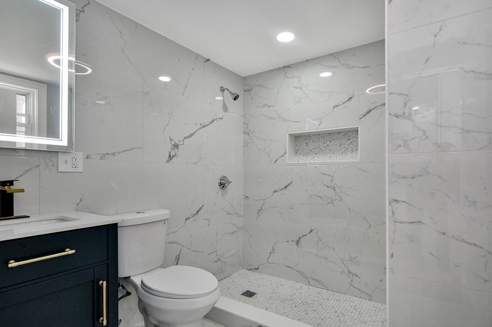 653 Lowell St, Lawrence MA  01841-4415 exterior