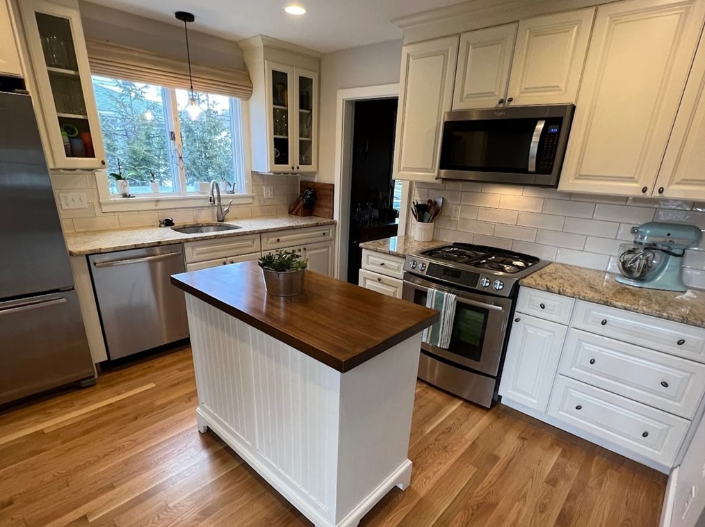 527 Chestnut St, Needham MA  02492-2857 exterior