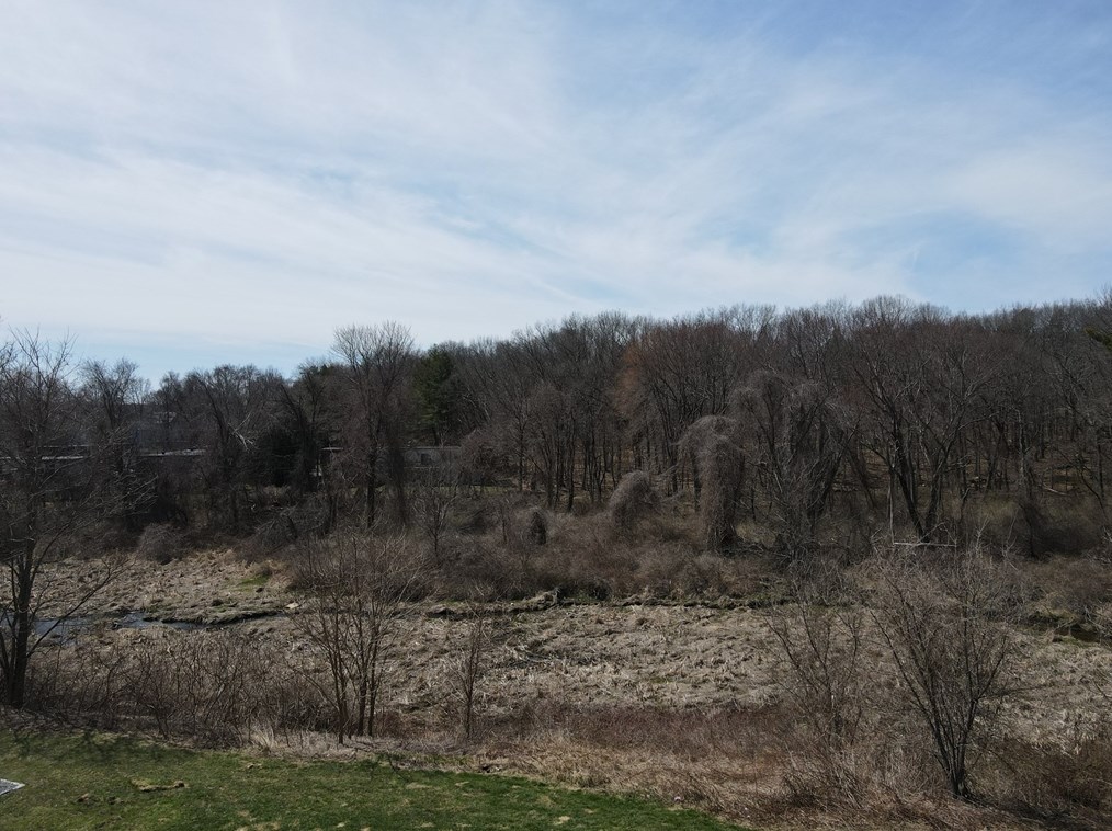 25 Tobey Rd, Dracut MA  01826-4916 exterior