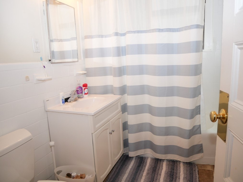 1382 Beacon St, Brookline MA 02446-2835 exterior