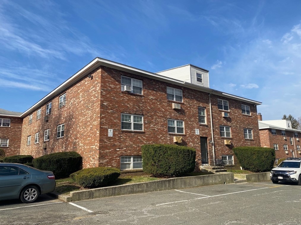 349 Hildreth St, Lowell MA 01850-1161 exterior