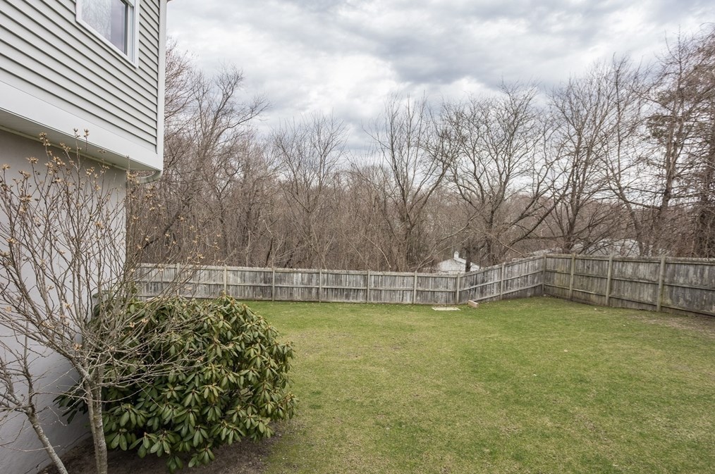 9 F St, Reading MA  01867-1925 exterior