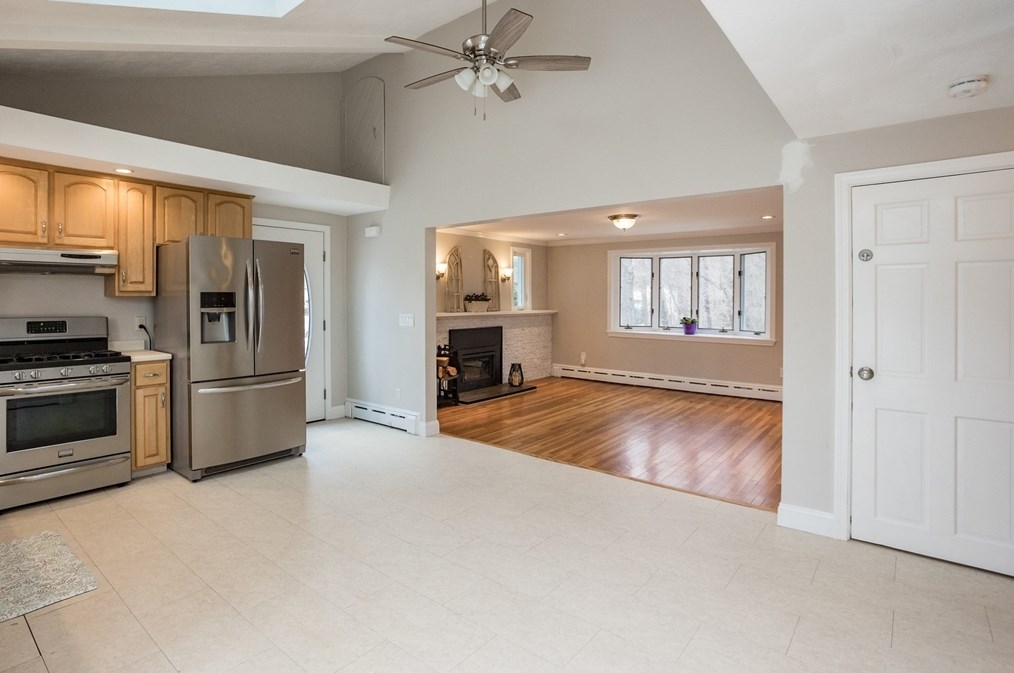 9 F St, Reading MA  01867-1925 exterior