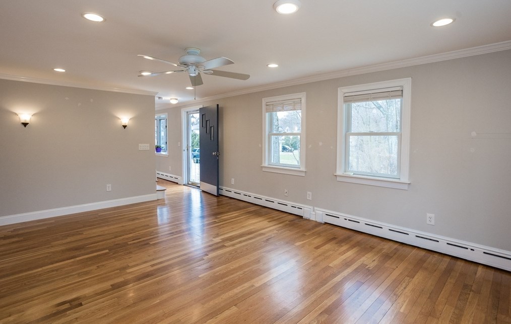 9 F St, Reading MA  01867-1925 exterior