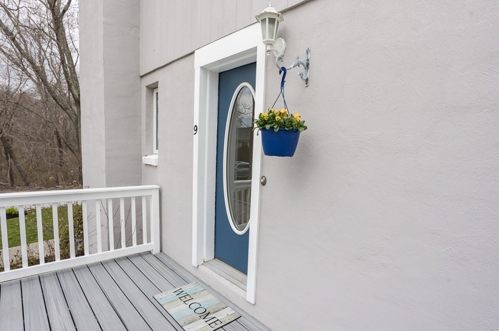 9 F St, Reading MA  01867-1925 exterior