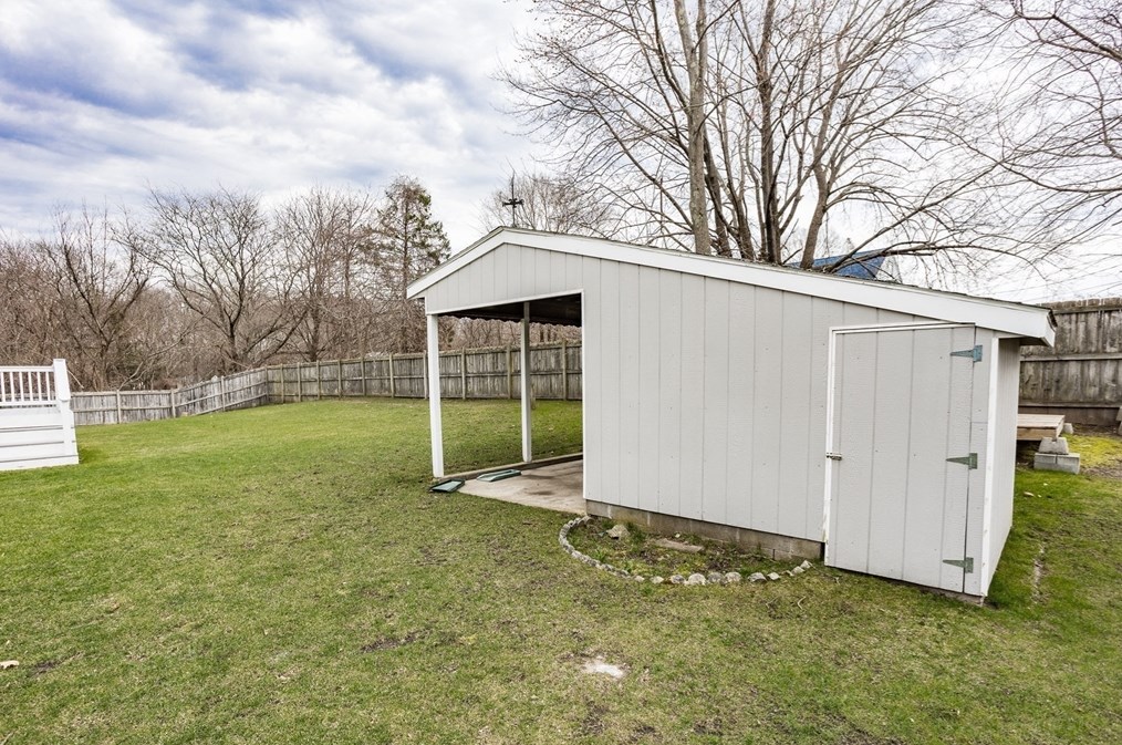 9 F St, Reading MA  01867-1925 exterior