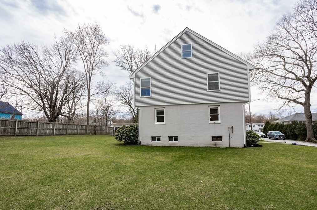 9 F St, Reading MA  01867-1925 exterior