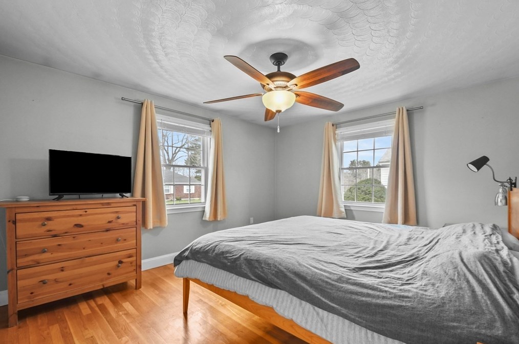 2 Saratoga Rd, Auburn MA  01501-2319 exterior