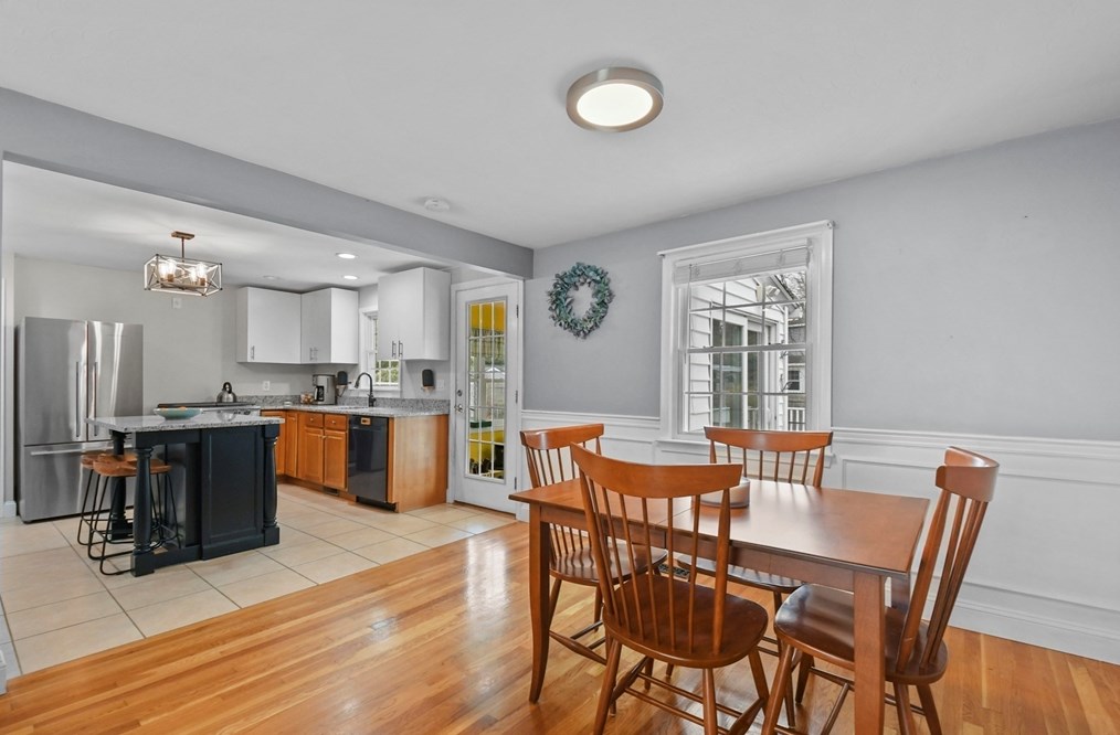 2 Saratoga Rd, Auburn MA  01501-2319 exterior