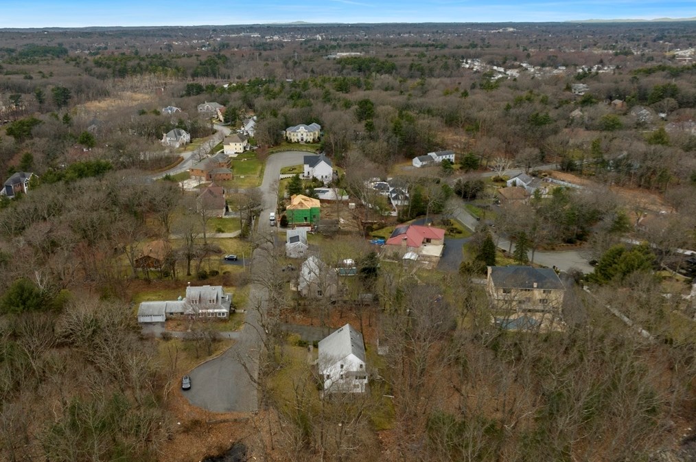 35 Mansfield Rd, Lynnfield MA 01940-2620 exterior