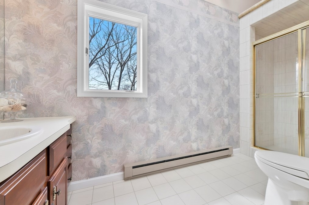 35 Mansfield Rd, Lynnfield MA 01940-2620 exterior