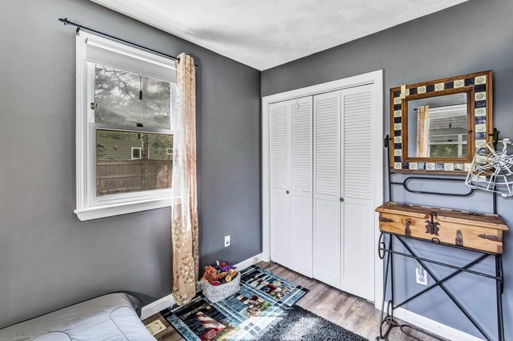 18 Ships Lantern Dr, Mashpee MA 02649-3503 exterior