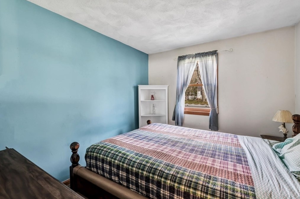 18 Ships Lantern Dr, Mashpee MA 02649-3503 exterior