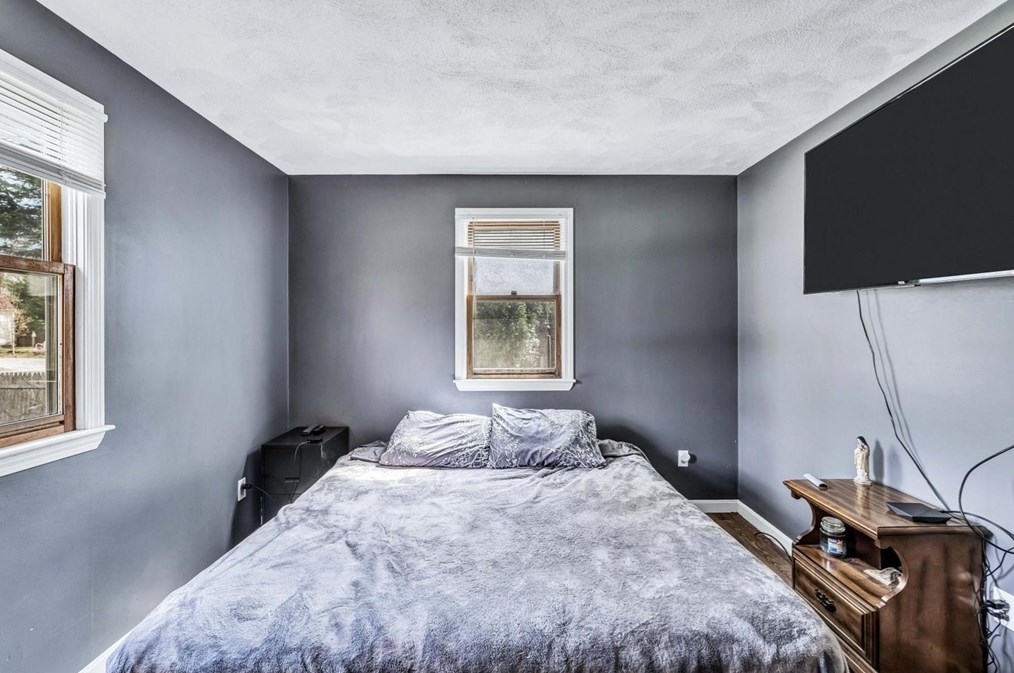 18 Ships Lantern Dr, Mashpee MA 02649-3503 exterior