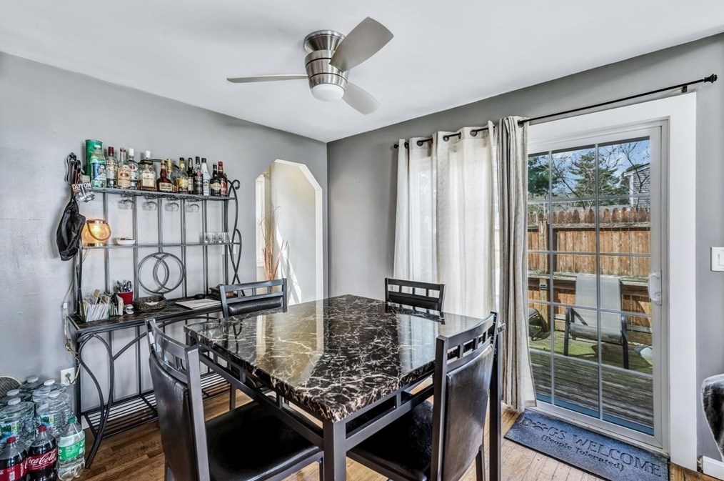 18 Ships Lantern Dr, Mashpee MA 02649-3503 exterior