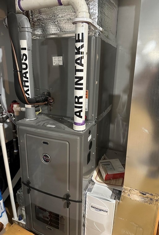 44 Day St, West Springfield MA  01089-3412 exterior