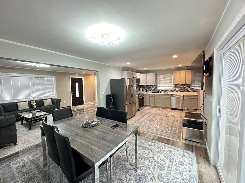 44 Day St, West Springfield MA  01089-3412 exterior