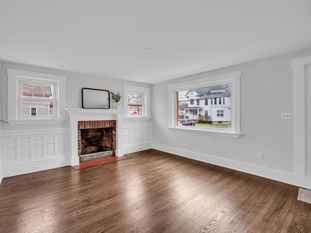 376 Central St, Winchendon MA  01475-1405 exterior