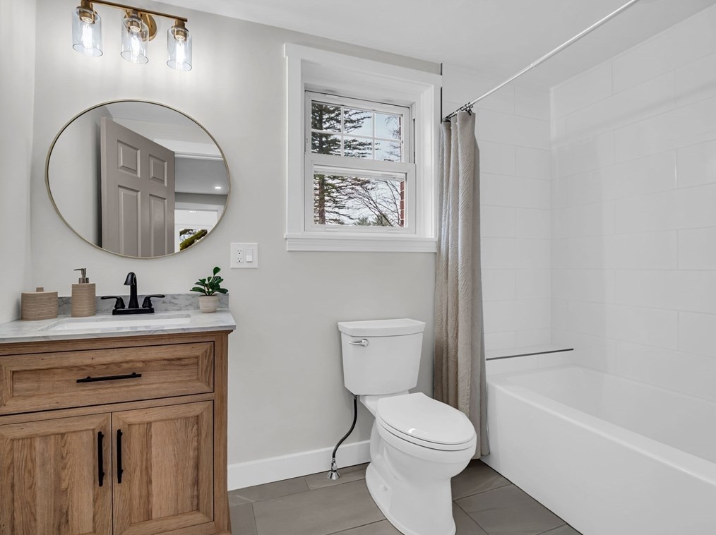 376 Central St, Winchendon MA  01475-1405 exterior