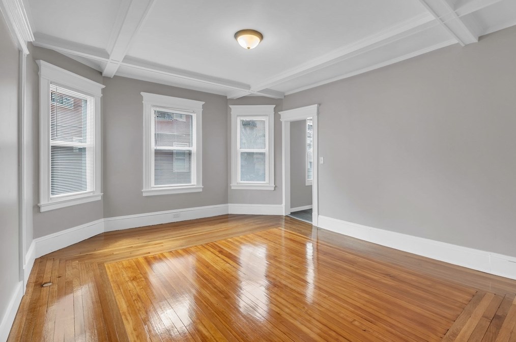 440 Sumner Ave, Springfield MA 01108-2470 exterior