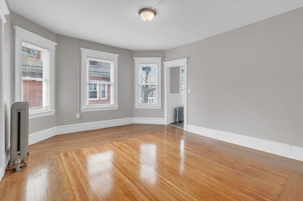 440 Sumner Ave, Springfield MA 01108-2470 exterior