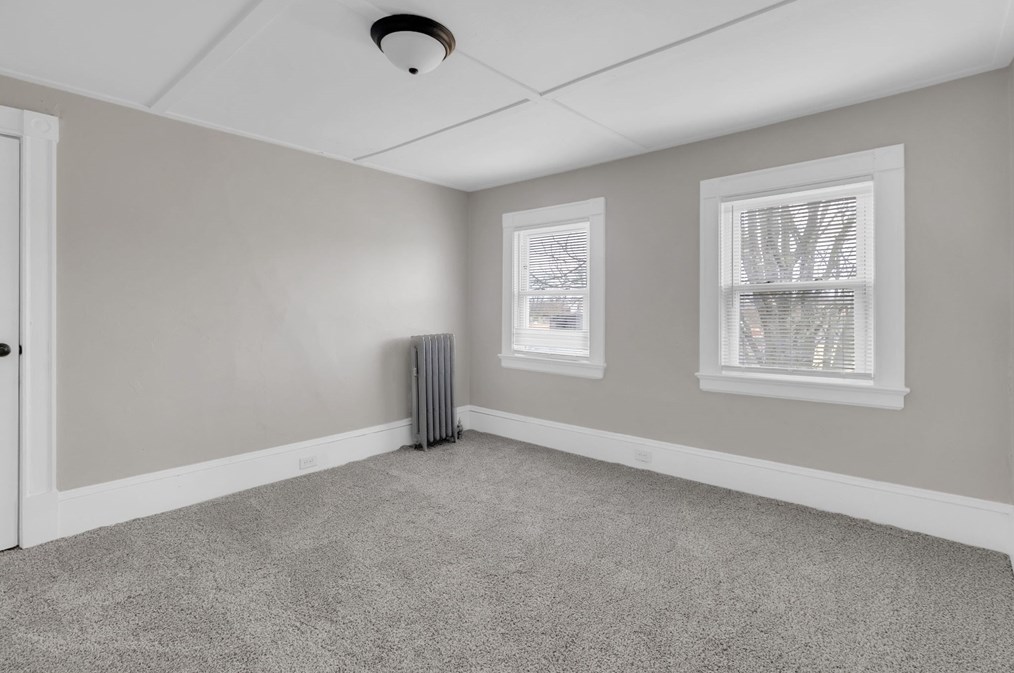 440 Sumner Ave, Springfield MA 01108-2470 exterior