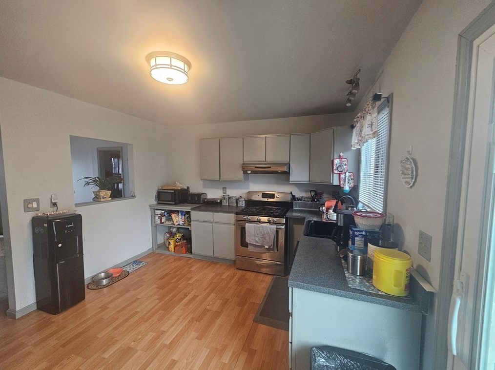 570 Maxfield St, New Bedford MA  02740-4128 exterior