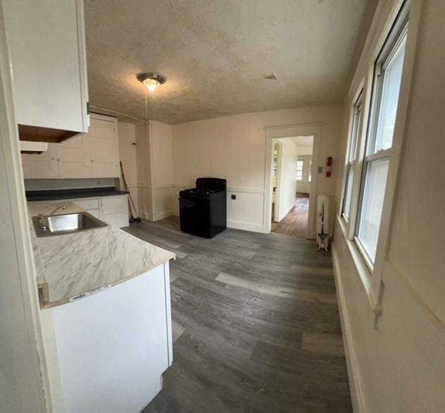 415 Wilbraham Rd, Springfield MA 01109-2718 exterior