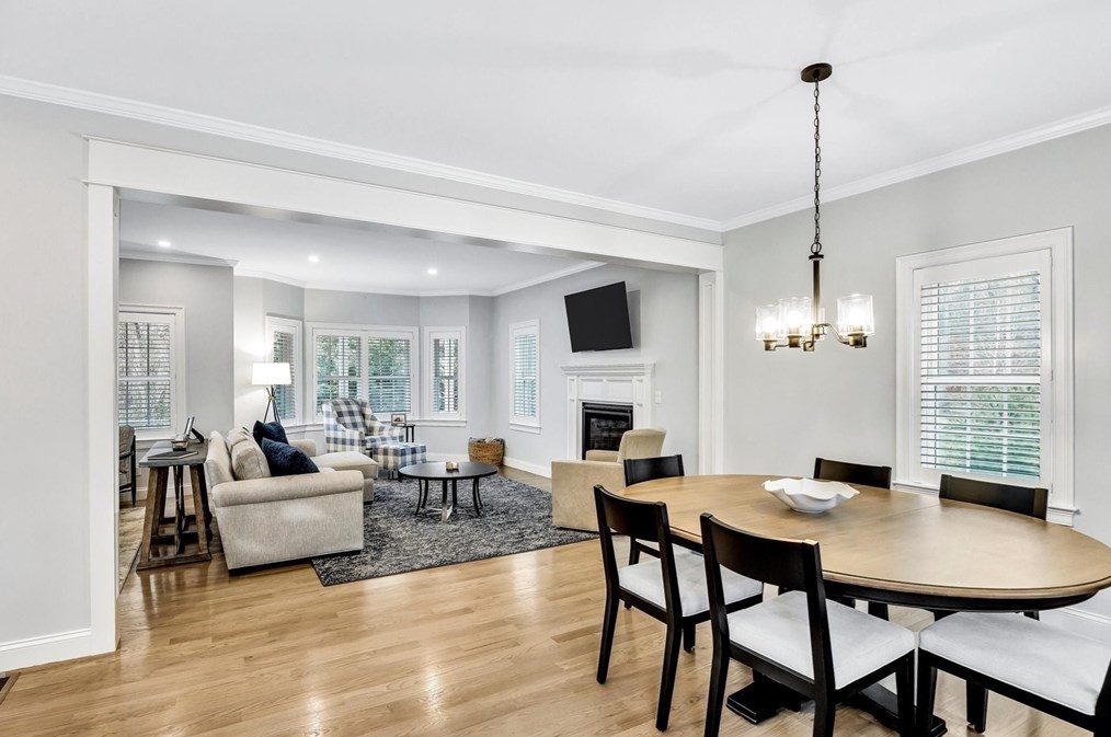 1432 Old Sandwich Rd, Plymouth MA  02360-2500 exterior