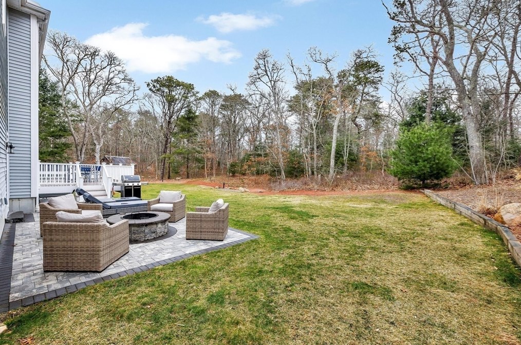 1432 Old Sandwich Rd, Plymouth MA  02360-2500 exterior