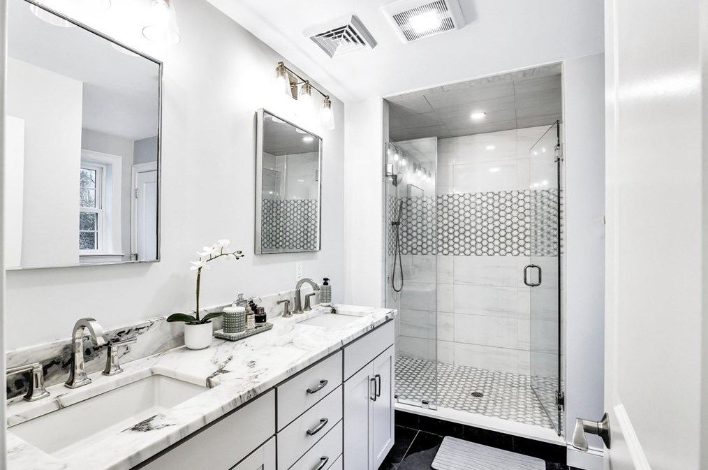 1432 Old Sandwich Rd, Plymouth MA  02360-2500 exterior