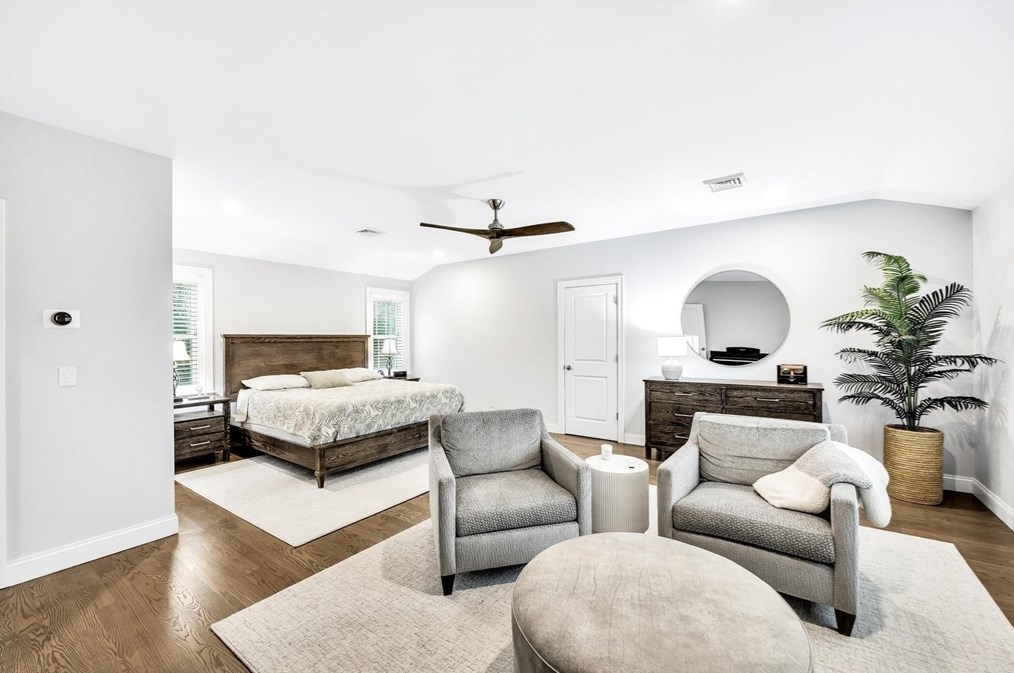 1432 Old Sandwich Rd, Plymouth MA  02360-2500 exterior