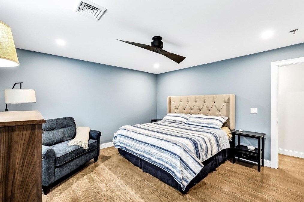 1432 Old Sandwich Rd, Plymouth MA  02360-2500 exterior